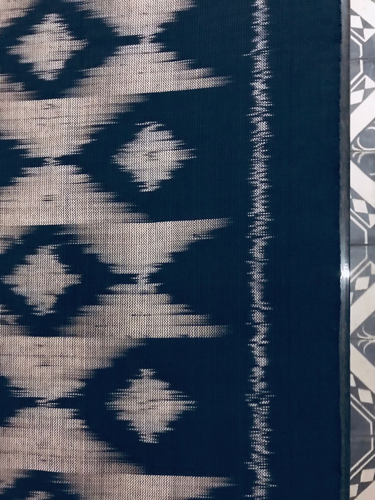 Ikat throw in pure cotton hand woven